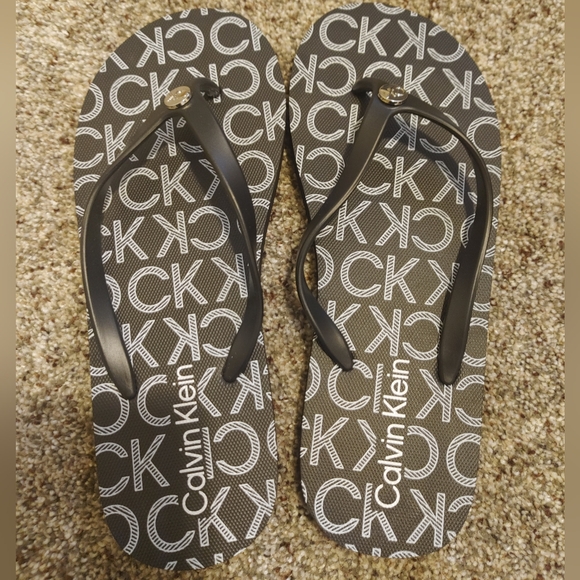 Calvin Klein Shoes - Nwot Women's 7/8 Calvin Klein flip Flops